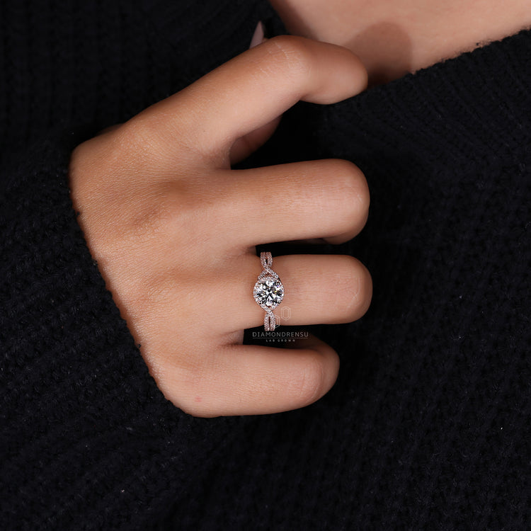 Round Cut Diamond Twisted Pave Engagement Ring