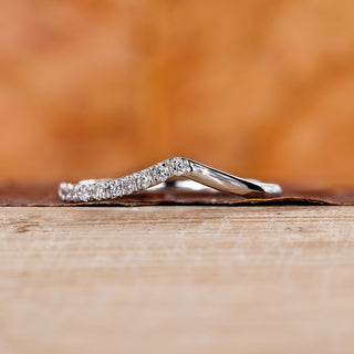 Elegant chevron band with sparkling lab-grown diamonds.
