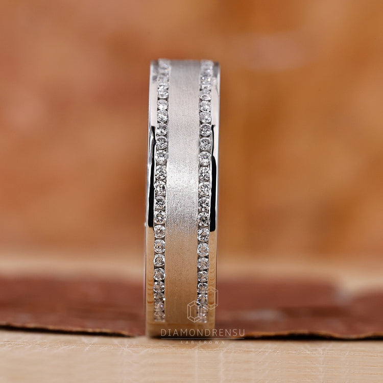 Round diamonds set beautifully for a classic look.
