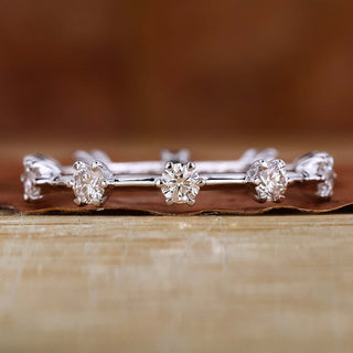 round cut lab grown diamond band