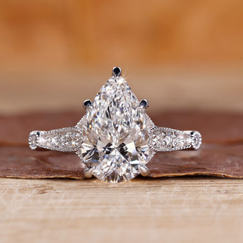 Vintage Gold Engagement Ring with intricate detailing and elegance.
