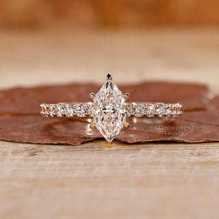 Dutch Marquise Ring with a stunning design.
