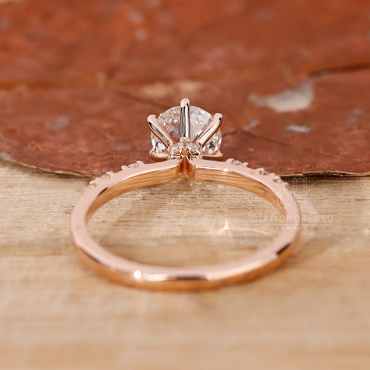 6 Prong Claw Setting offering maximum security for the diamond.