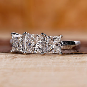 Stunning white gold engagement ring with a brilliant sparkle.
