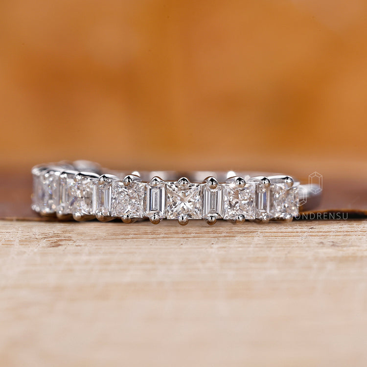 Half eternity wedding band with a timeless look.
