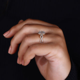 Unique twisted pave ring with delicate details and shimmering diamonds.
