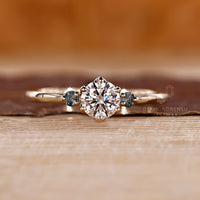 6 prong setting used in round cut engagement ring.
