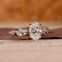 Oval engagement ring featuring a lab-grown diamond and 4 prong setting.