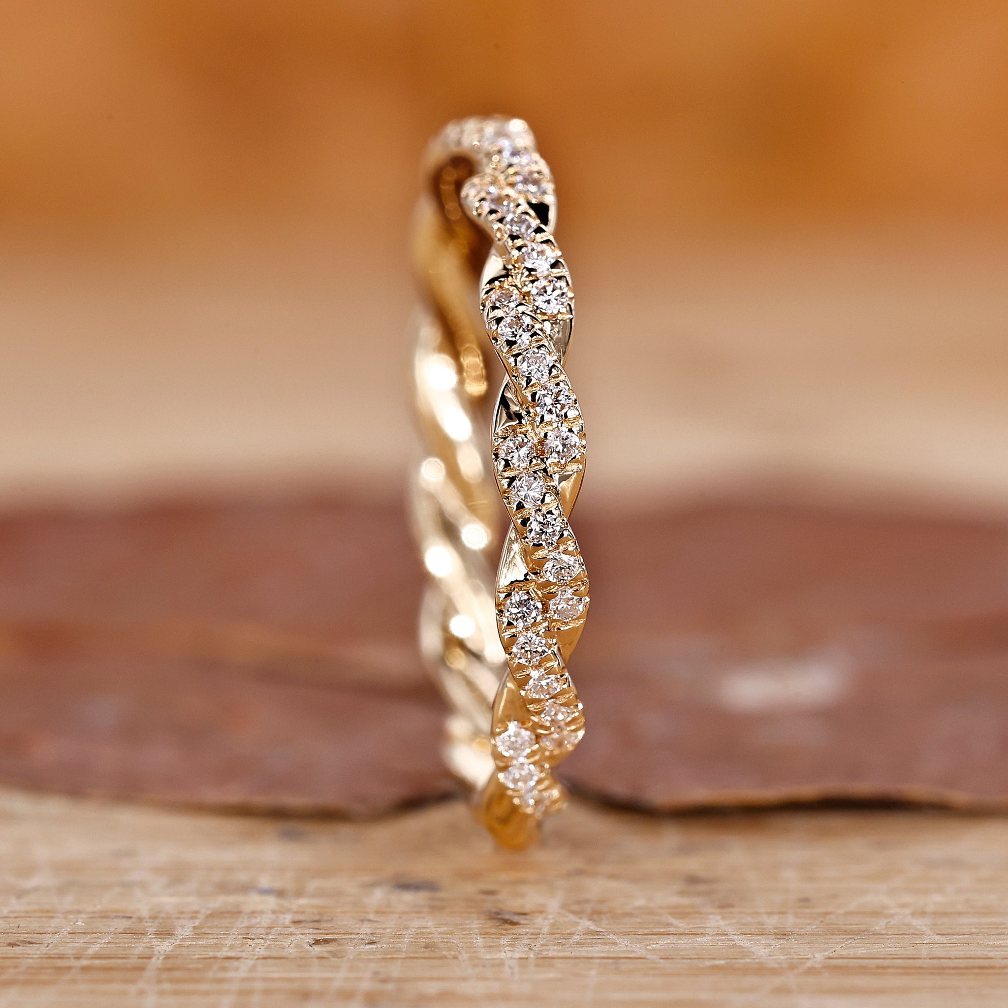 Twisted Wedding Band With Round Diamond Twisted Wedding Band With Round Diamond