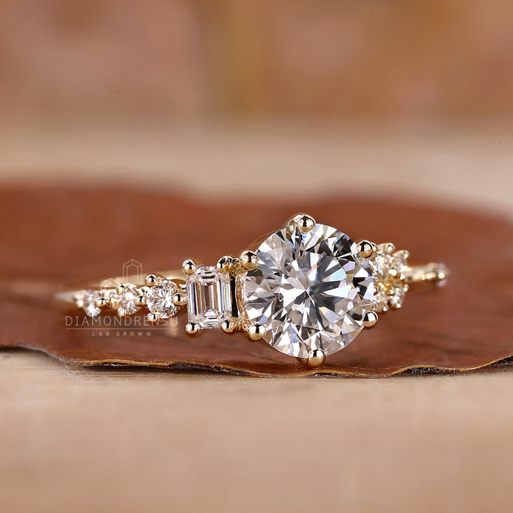 Muse Ring with exquisite craftsmanship and unique style.
