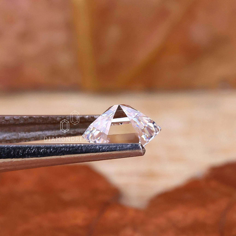 IGI certified 1 carat lab grown diamond with an elegant hexagon step cut.
