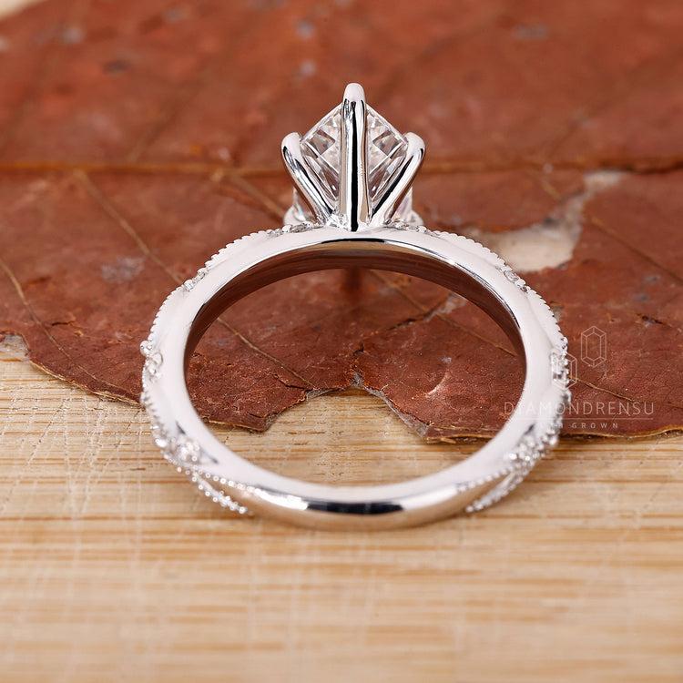 Marquise Shape Outline Ring showcasing a modern design.