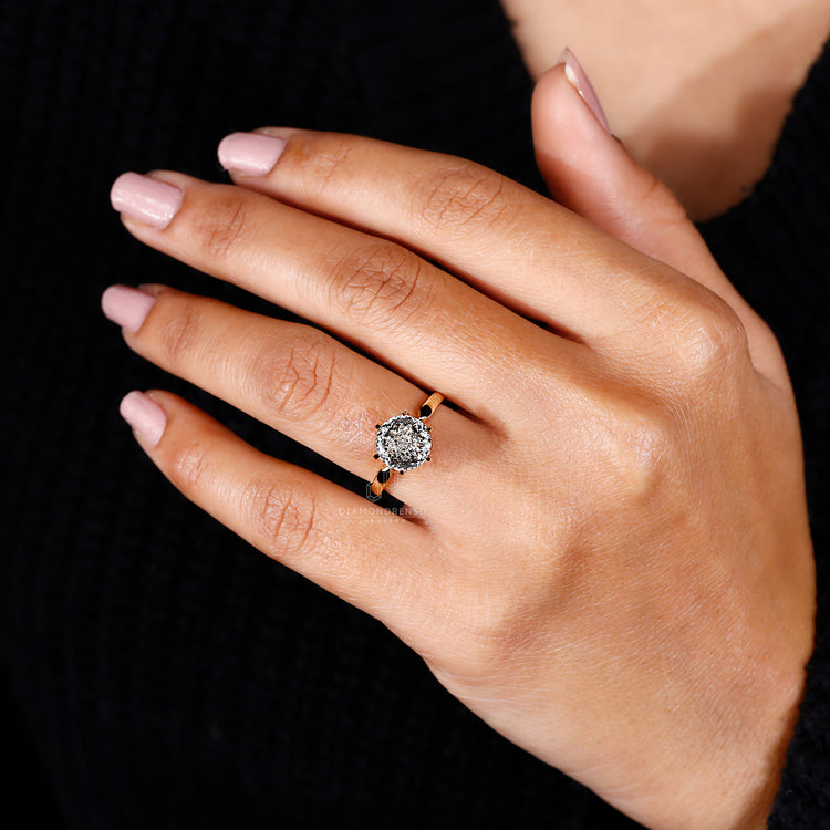 Round Cut Diamond Ring with a classic, elegant look.
