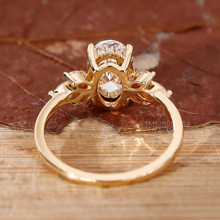 Muse Setting designed for a modern and stylish engagement ring.
