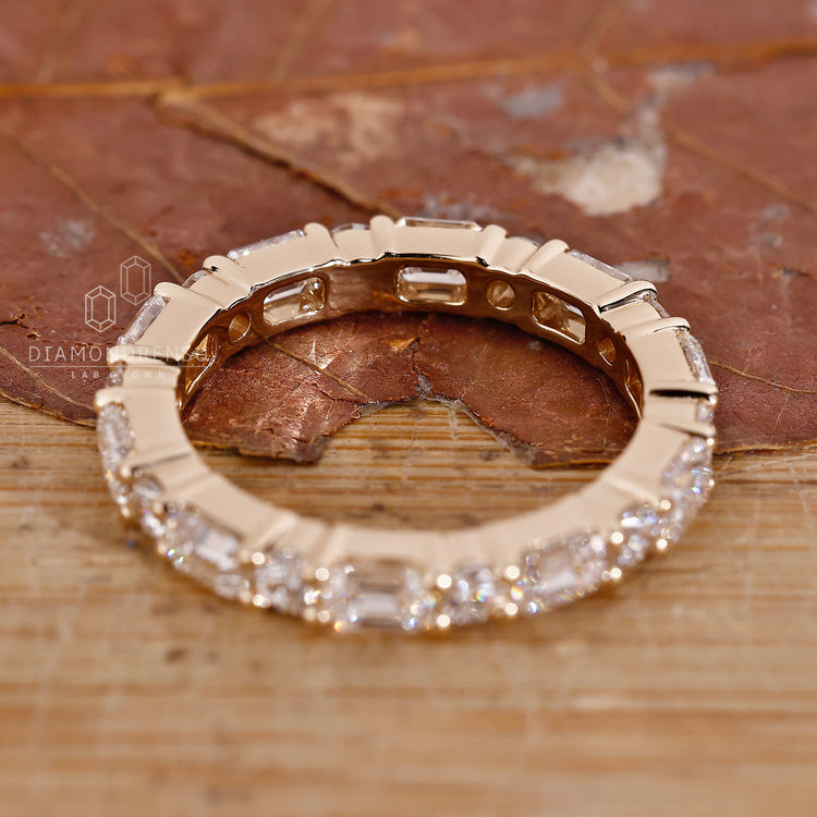 Handmade band with detailed craftsmanship and a flawless finish.
