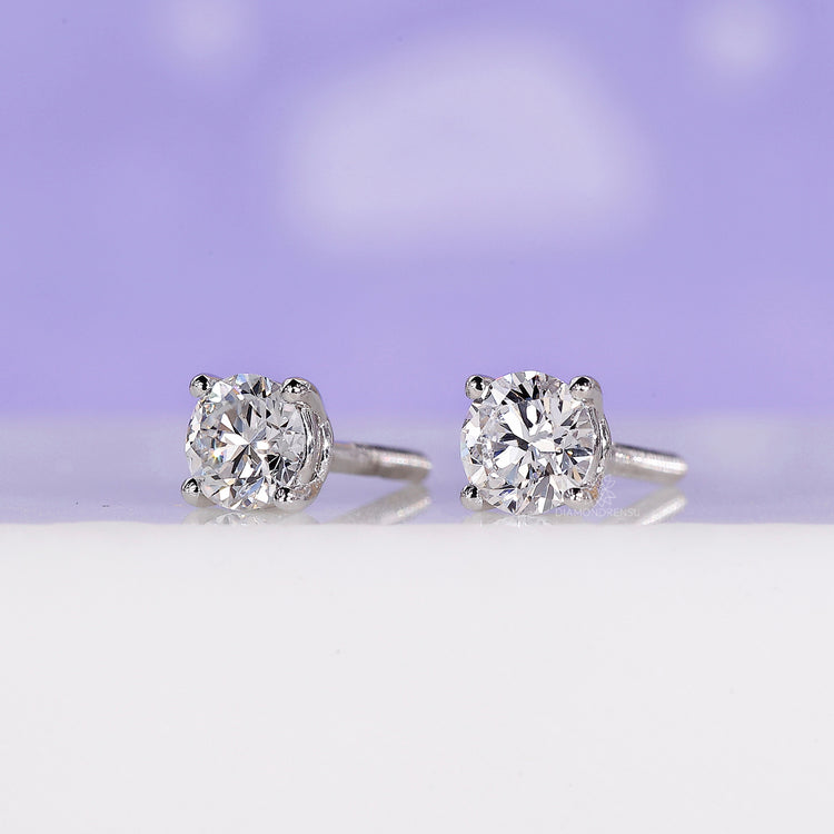 Classic studs earrings​ designed for a minimalist look.
