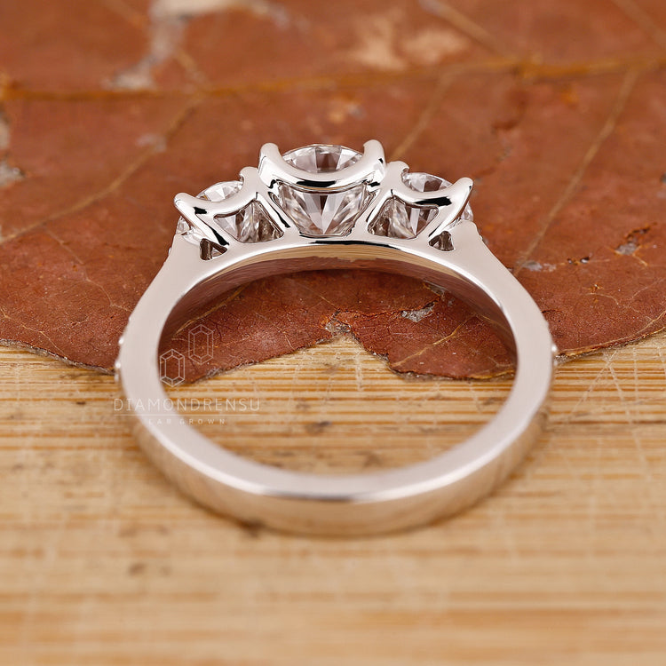 White Gold Ring with a sparkling diamond center stone.
