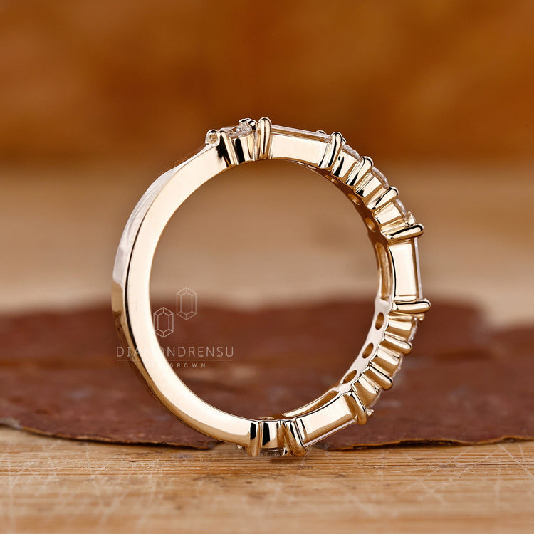 Lab grown diamond ring with brilliance.
