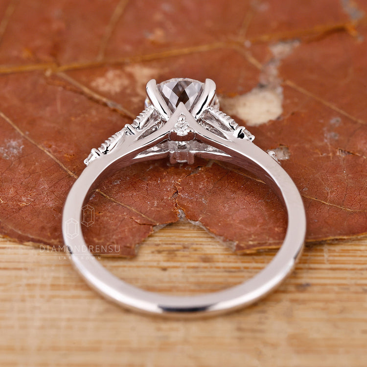 White Gold Ring featuring premium-quality diamonds.
