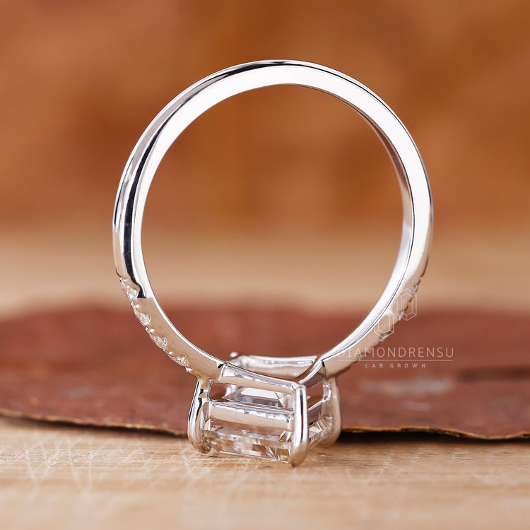 Prong Setting securing a brilliant diamond in place.