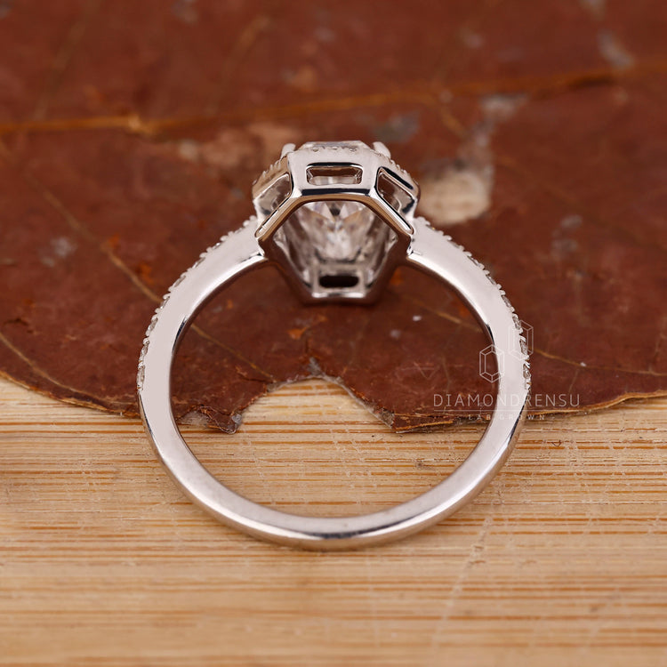 IGI certified with diamondrensu ring.
