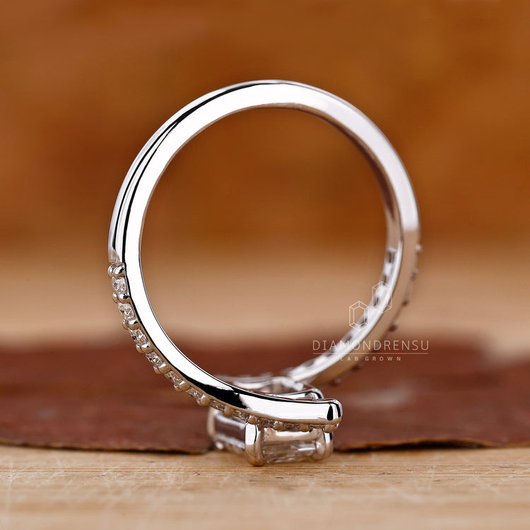 Buy engagement ring with a stunning emerald cut diamond.
