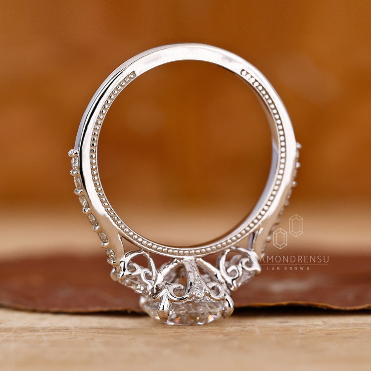 Beautiful handmade ring with 3 stone design and filigree details.

