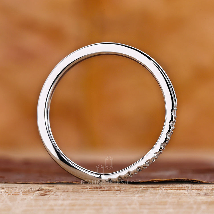 Lab-grown diamond chevron band with a minimalist touch.
