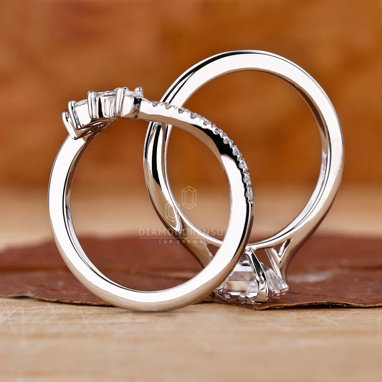 V Shaped Prong Setting enhancing the diamond’s brilliance.
