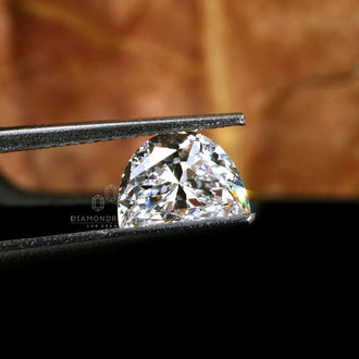 Diamondrensu offers 1 carat half moon cut diamond.