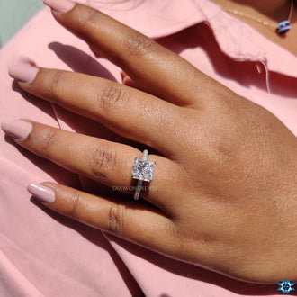 Sophisticated 4 prong setting perfect for any engagement.