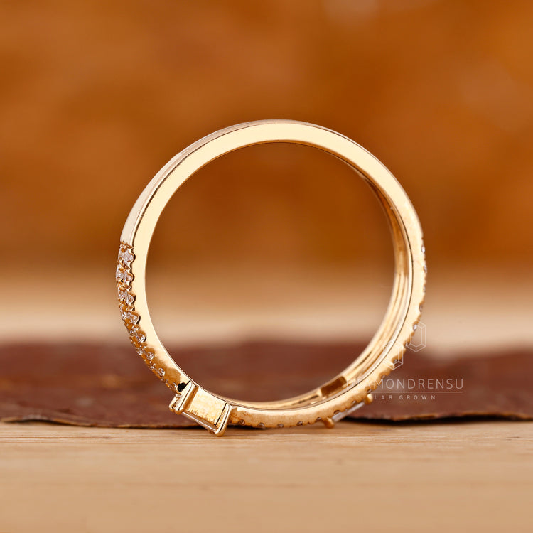 Handmade jewelry with baguette and round diamonds.
