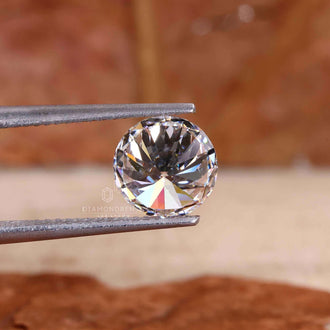 Diamondrensu lab grown diamond available in 2 carat round cut form.