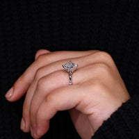 Solitaire diamond ring with IGI certified diamond
