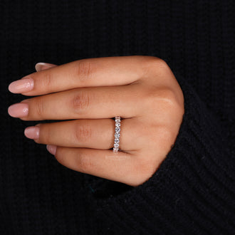 Rose gold wedding band with a warm tone, perfect for any occasion.
