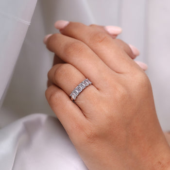 Diamondrensu band designed with lab grown diamond.

