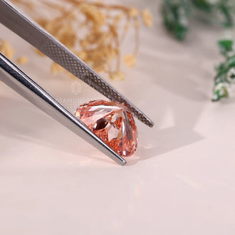 This pink heart diamond is lab grown and IGI certified for trusted quality.
