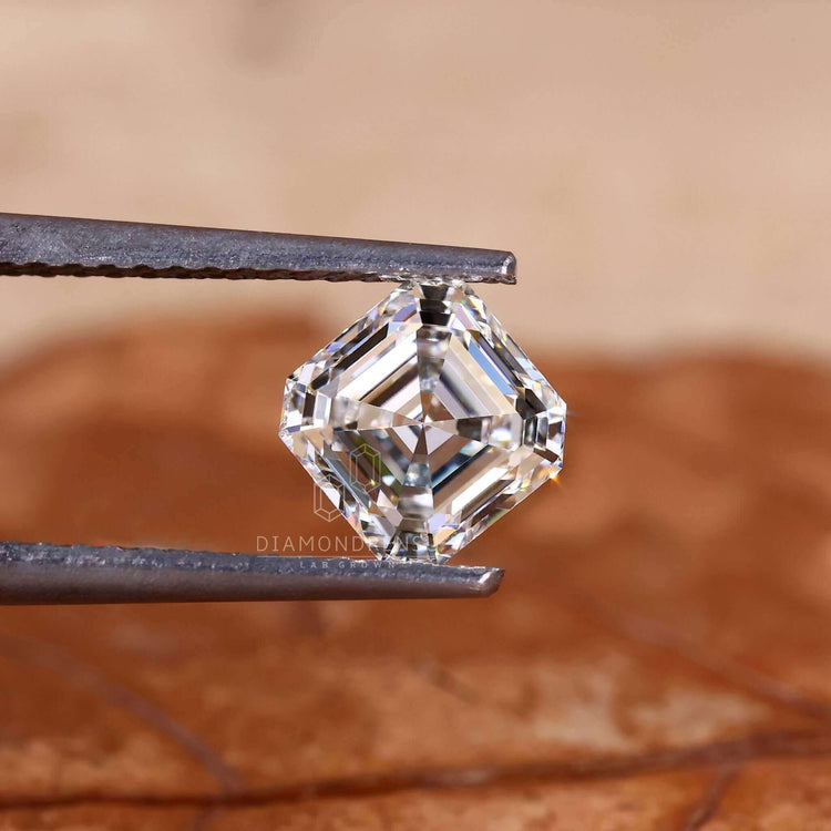 Lab Grown Diamond in asscher step cut for simple looks.
