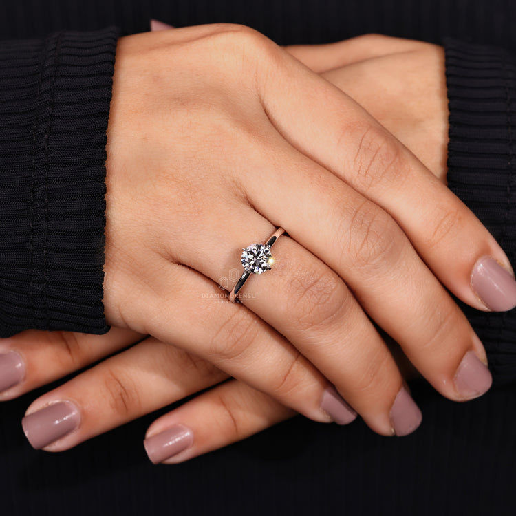 White Gold Ring with a stunning solitaire diamond.