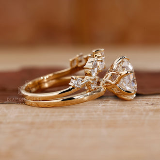 Curved Wedding Band designed to complement your engagement ring.
