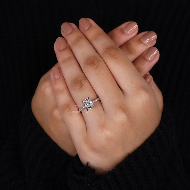 Round Diamond Ring featuring a classic, round cut design.