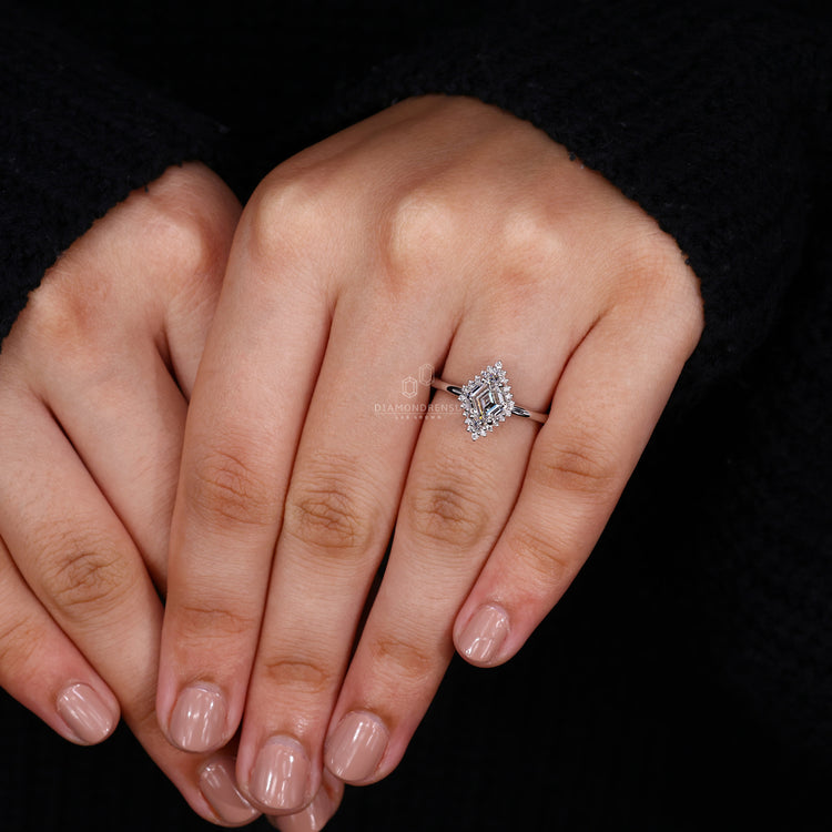White Gold Engagement Ring featuring a stunning halo design.
