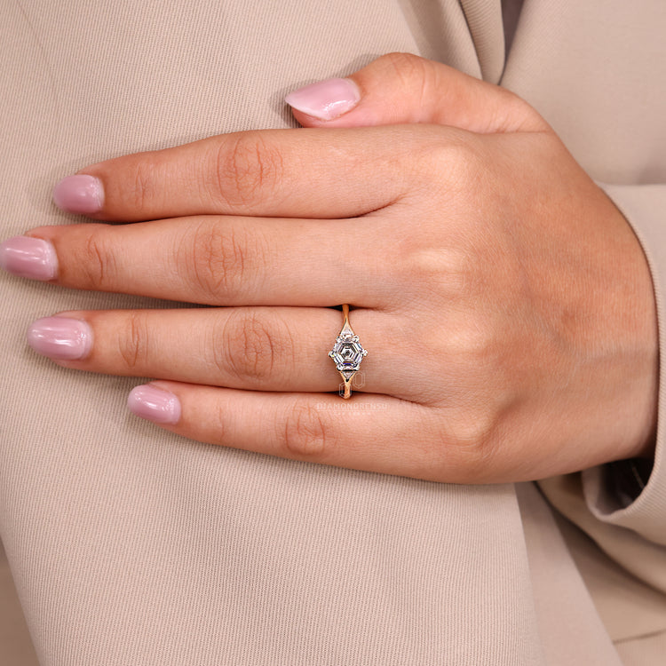 Cluster setting ring with nature inspired design
