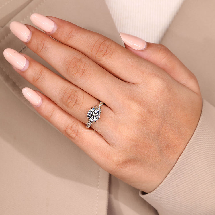 IGI certified diamond in round cut design.
