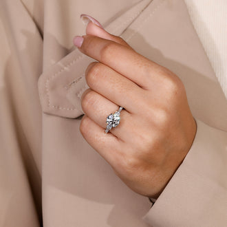 Handmade filigree ring with lab-grown diamonds for unique style.