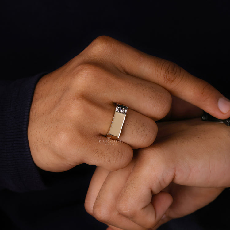 IGI certified diamond ring with high-quality shine.
