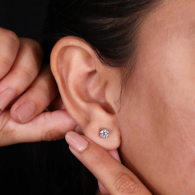 Dazzling diamond earrings studs ideal for formal events.
