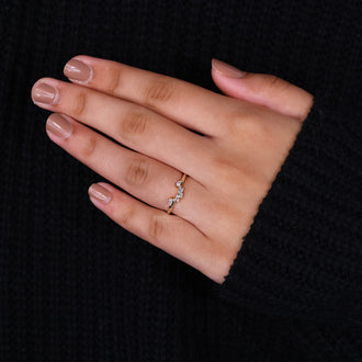 Yellow gold wedding band with classic beauty.
