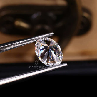 Buy a 1.2 carat oval shaped lab grown diamond loose diamond from Diamondrensu.
