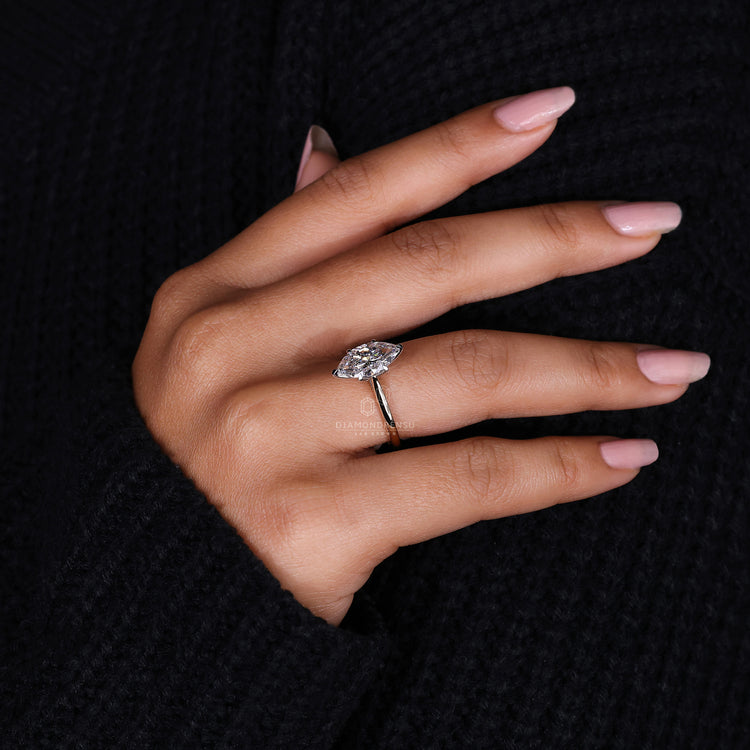 6 Prong Claw Setting holding the diamond with precision.